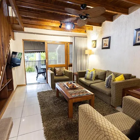 Legend Safaris 257B - In Kruger Park Lodge Hazyview Buitenkant foto